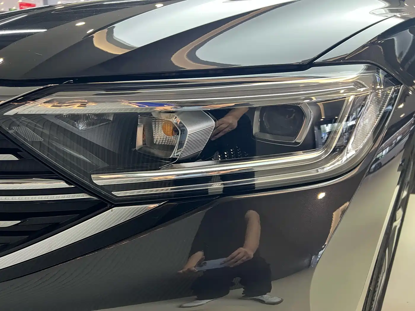 Volkswagen Sagitar 2023 280TSI DSG Beyond Lite фото 6