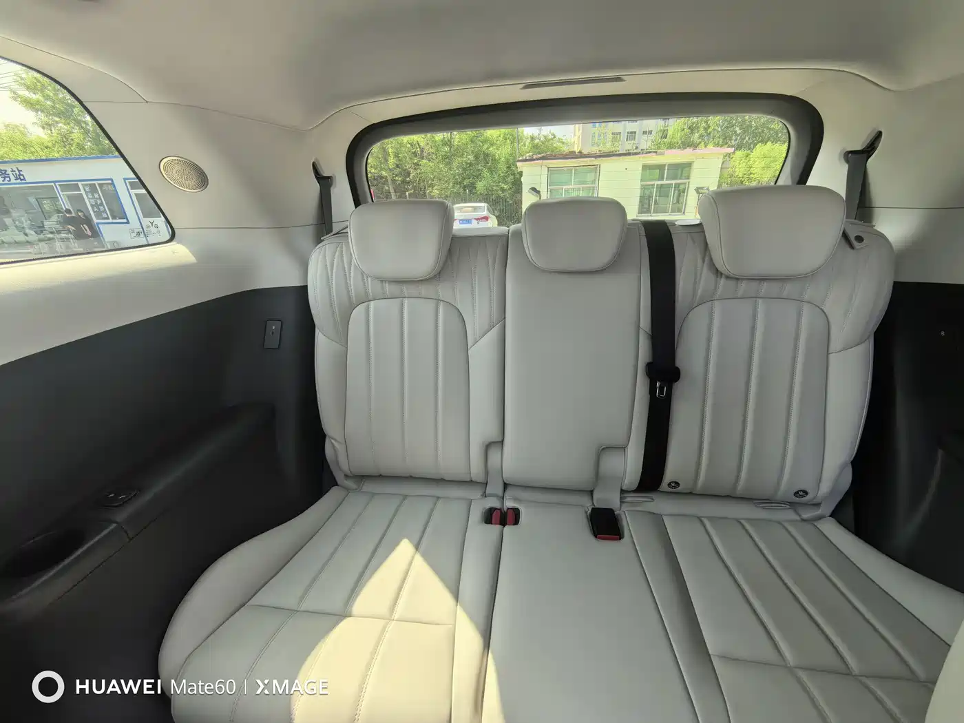 Voyah Auto Voyah Dreamer 2025 PHEV AWD Flagship Kunpeng Edition фото 14