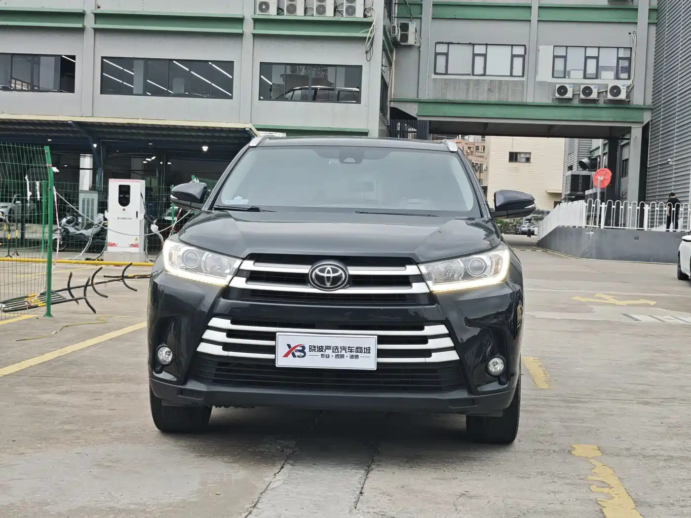 Toyota Highlander 2021 2.0T AWD Luxury 7-Seater фото 2