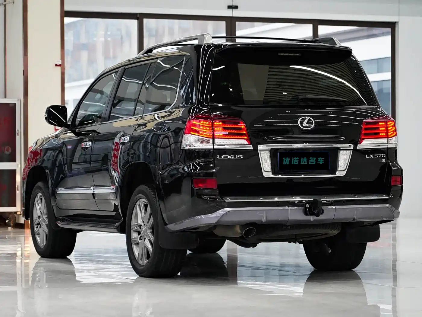 Lexus LX 2013 570 фото 4