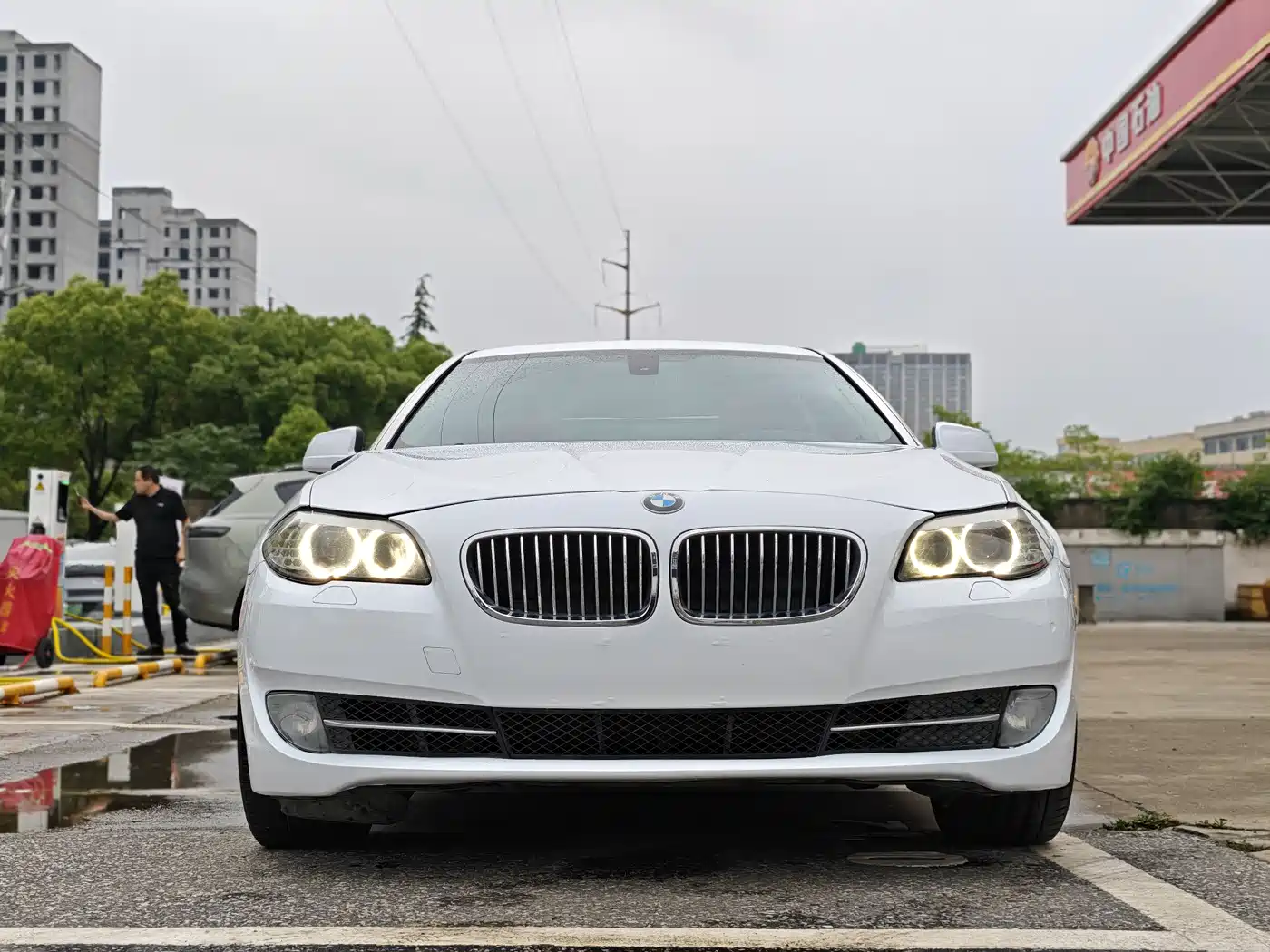 BMW 5 Series 2013 535Li Leadership фото 2