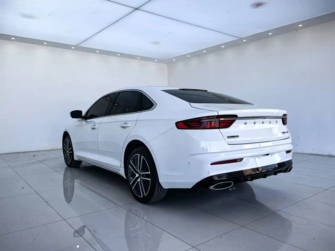 Фото 10 - Geely Preface