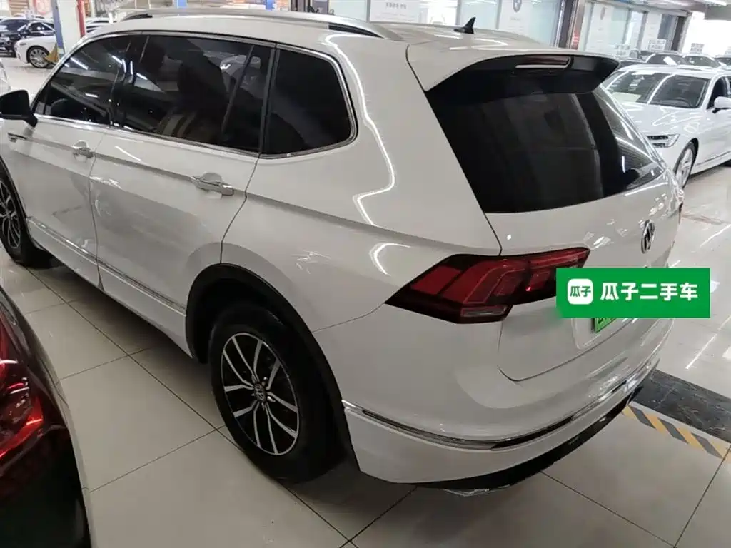 Volkswagen Tiguan L PHEV 2019 430PHEV Hybrid Luxury Edition фото 5