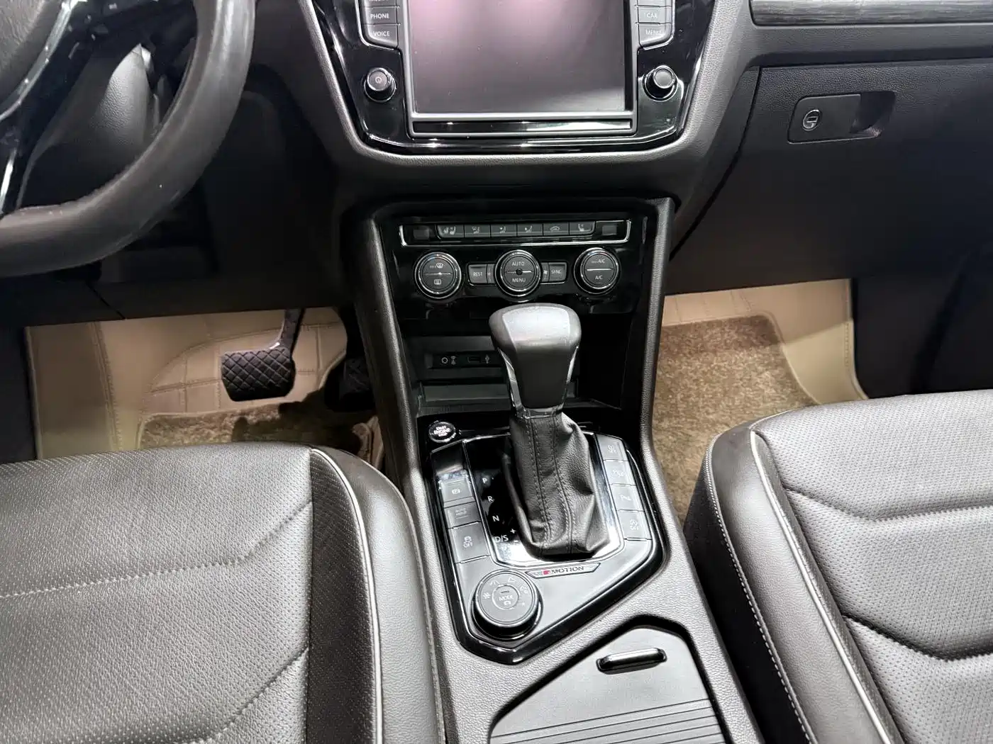 Volkswagen Tiguan L 2017 380TSI Automatic 4WD Flagship Edition фото 15