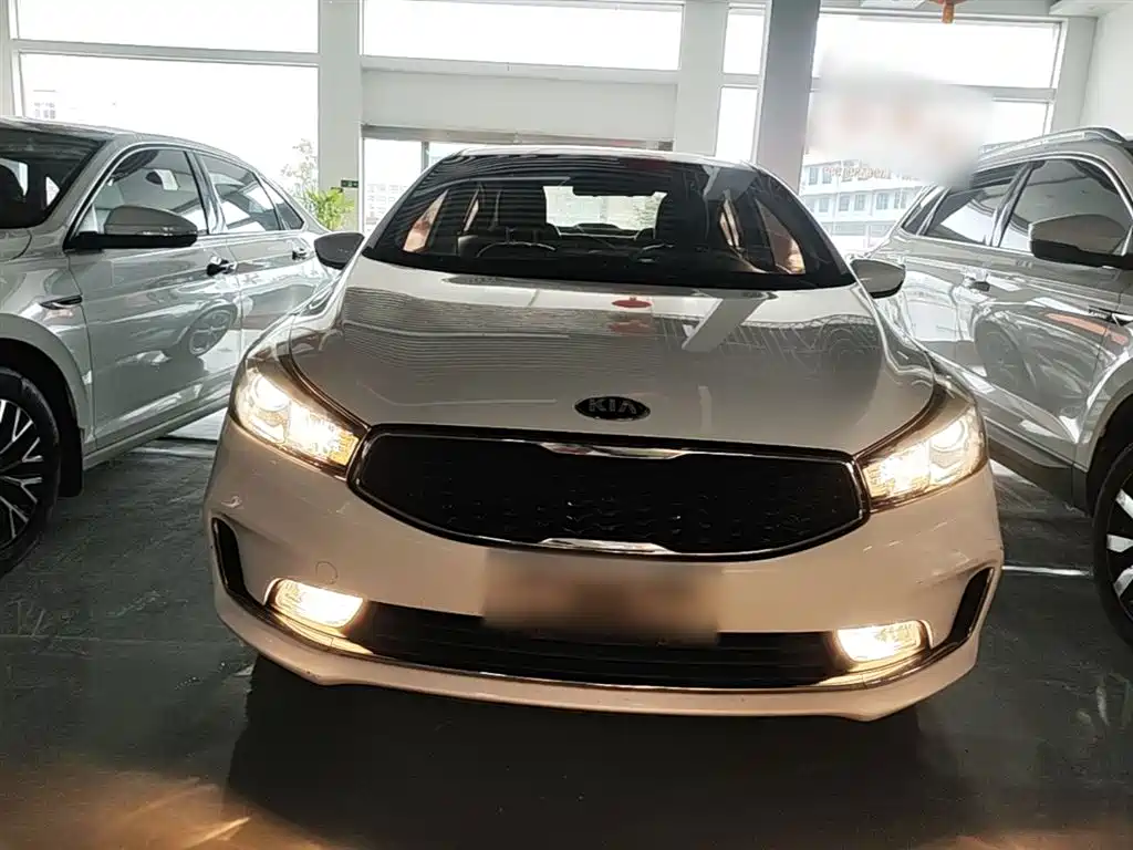 Kia K3 2017 1.6L Automatic 15th Anniversary Special GLS фото 3