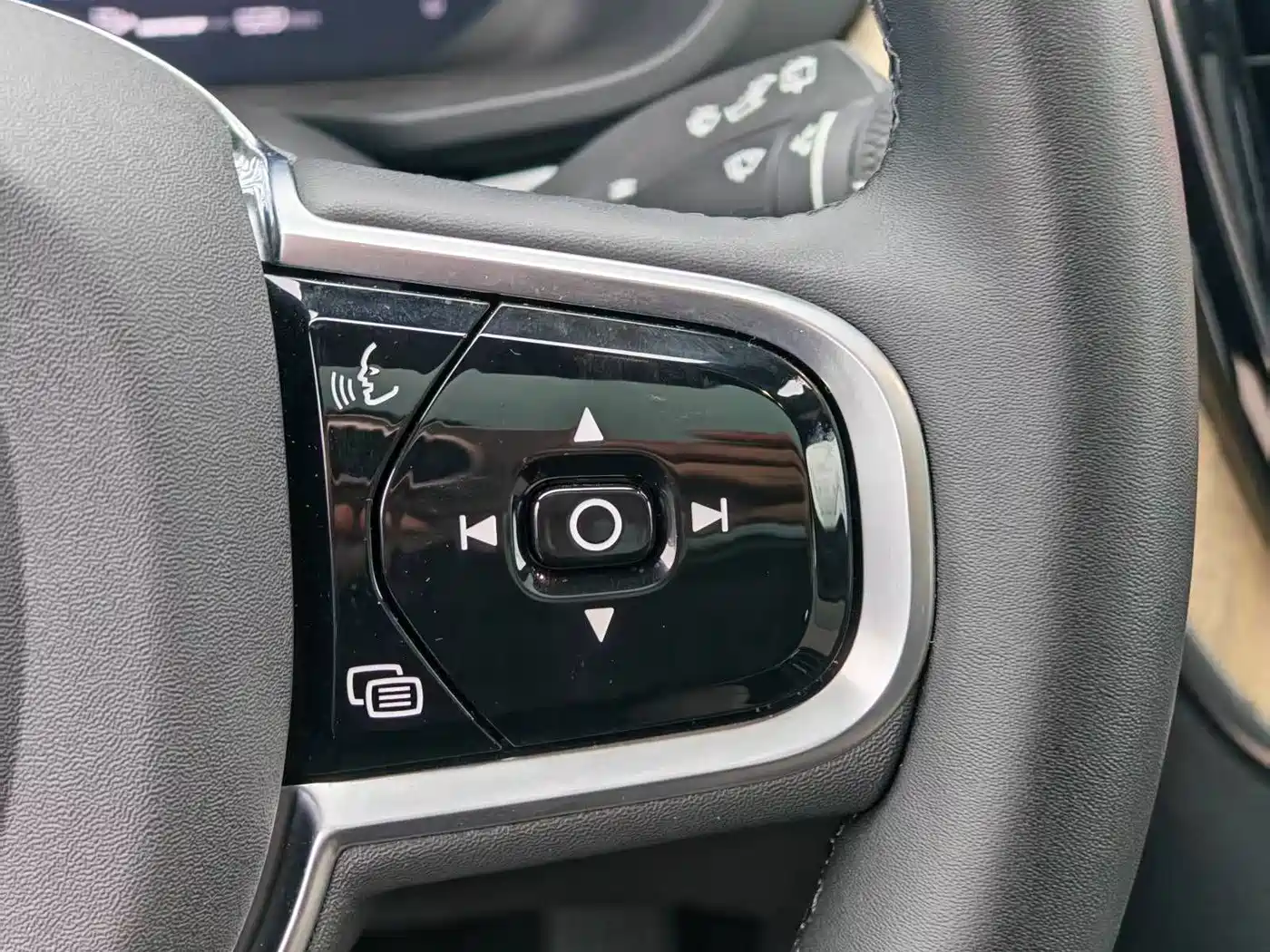 Volvo XC60 2025 2025 B5 4WD Intelligent Sport Edition