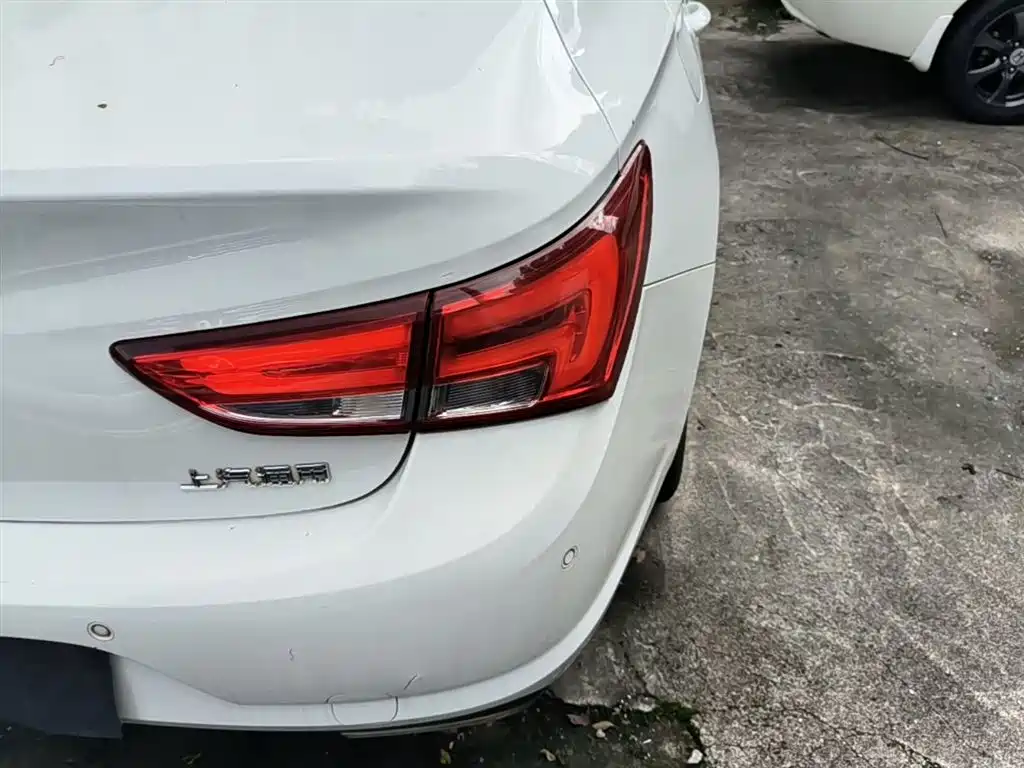 Buick Verano 2018 Sedan 20T Dual Clutch Leading фото 8