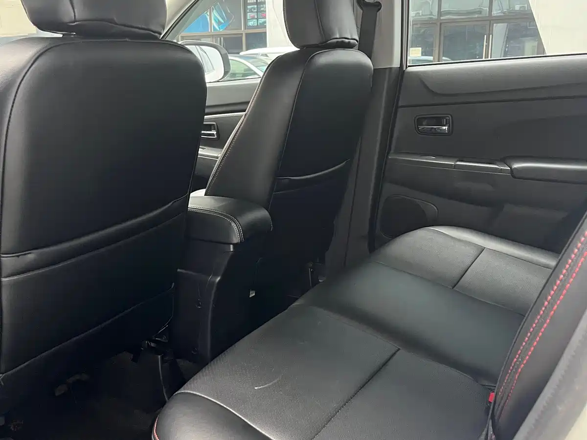 Mitsubishi ASX 2013 2.0L CVT 2WD Elite фото 5