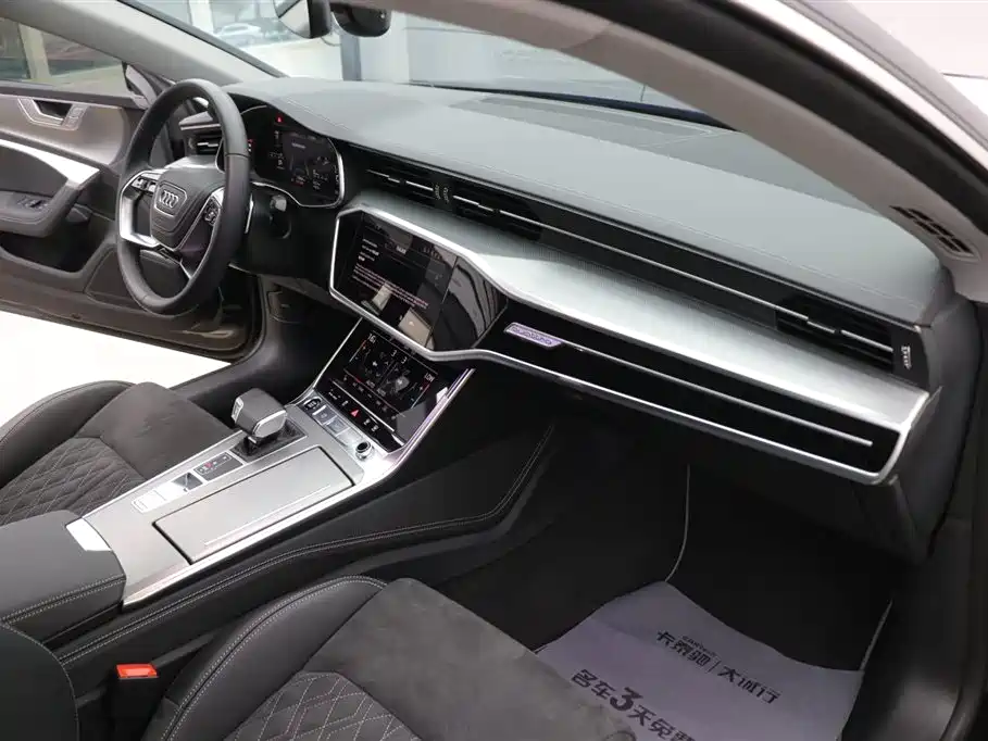 Audi A7L 2024 45 TFSI quattro Premium Luxury фото 23