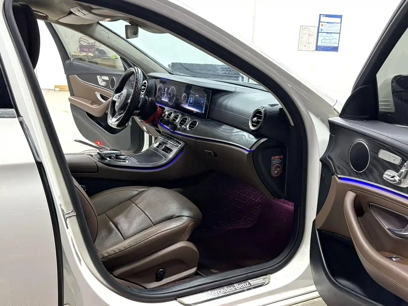 Mercedes-Benz E-Class 2016 E 300 L Sport Fashion Type фото 14