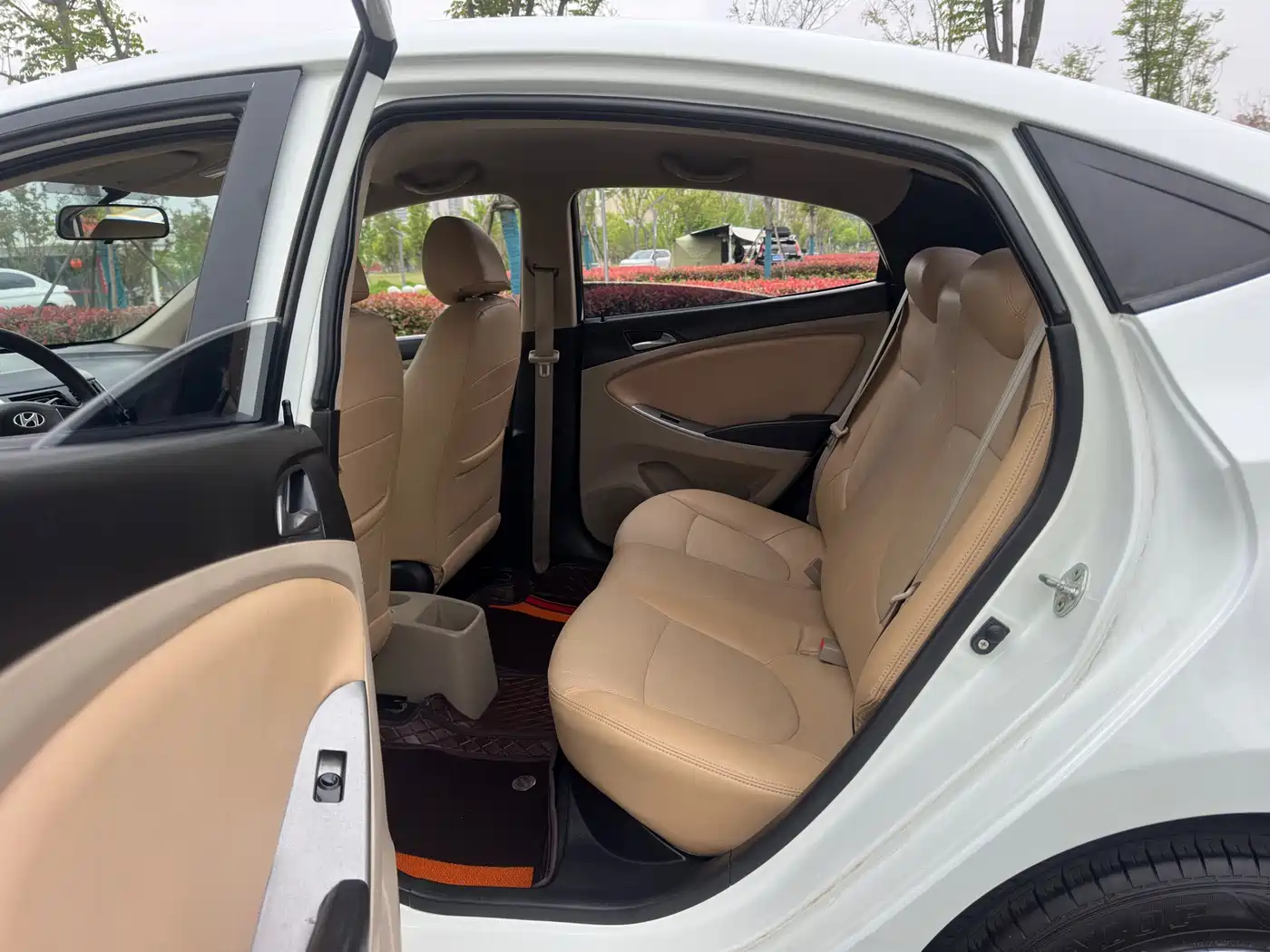 Hyundai Verna 2014 1.4L Automatic Smart GLS фото 14