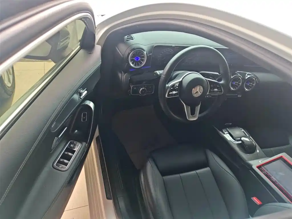 Mercedes-Benz A-Class 2020 A 200 L фото 16
