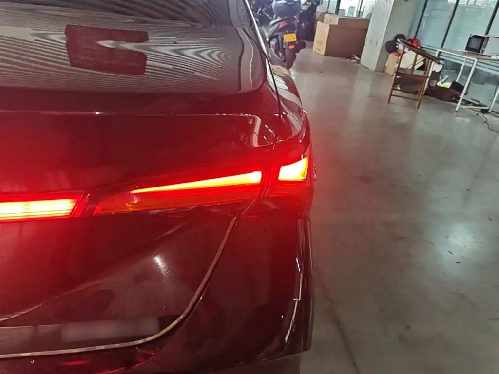 Toyota Avalon 2019 Hybrid 2.5L Luxury Edition China VI фото 8