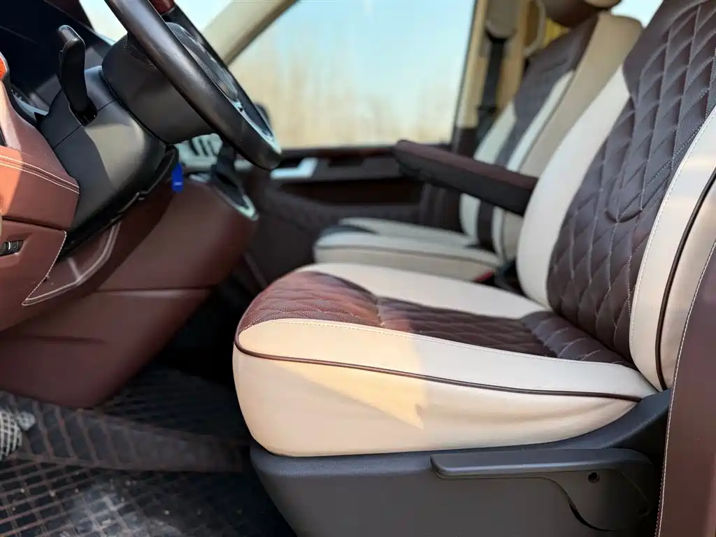 Volkswagen Caravelle 2019 2.0TSI 4WD Luxury 7-seater фото 24