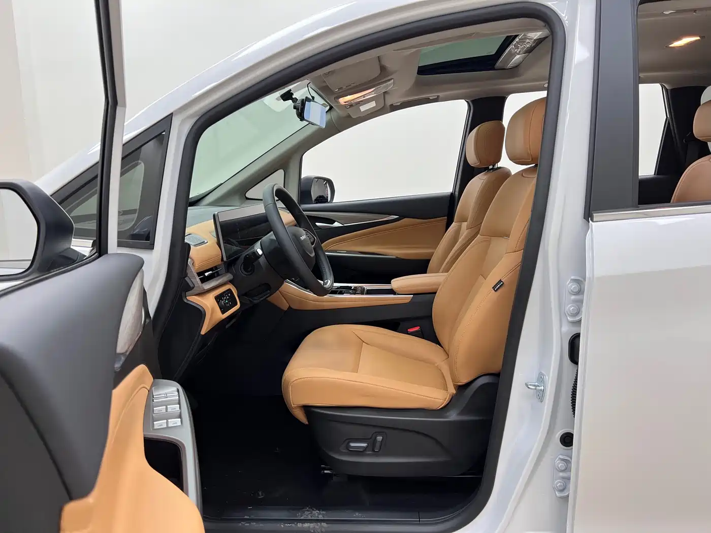 SAIC Maxus Maxus G50 PHEV 2025 Pilot Edition фото 15