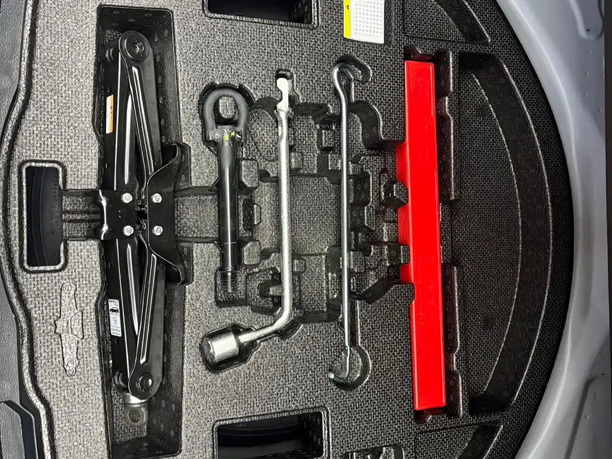 Toyota Levin 2023 TNGA 1.5L CVT Progressive фото 23