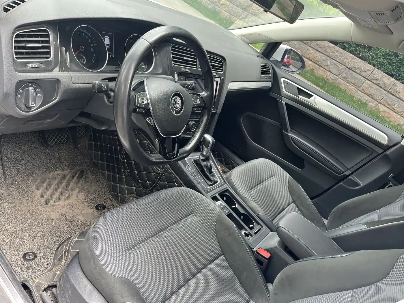 VOLKSWAGEN GOLF*PURE ELECTRICITY