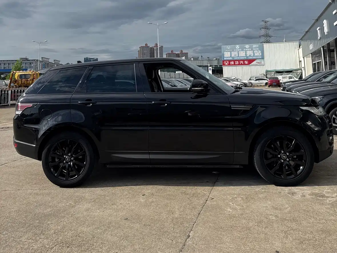 Land Rover Range Rover Sport 2016 3.0 SDV6 HSE фото 3