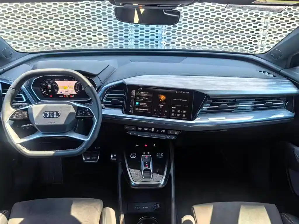 Audi Q4 e-tron 2024 50 e-tron quattro Enjoyment Night Edition фото 11