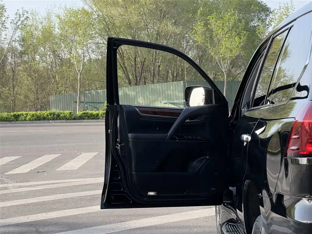 Lexus LX 2017 570 Prestige Luxury фото 5