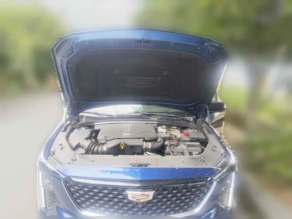 Cadillac GT4 2024 2023 25T Luxury Edition