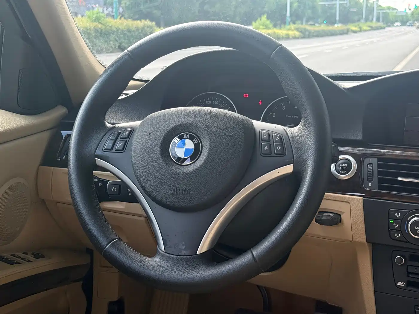 BMW 3 Series 2008 Model 325i Leading фото 13