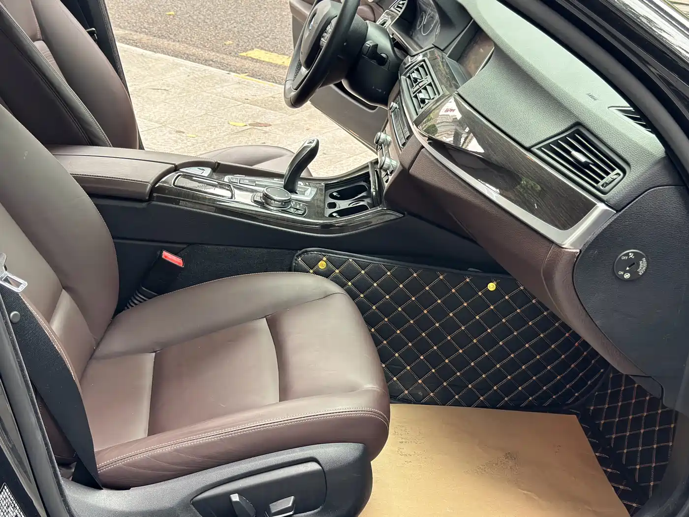 BMW 5 Series 2014 525Li Luxury Design Package фото 5