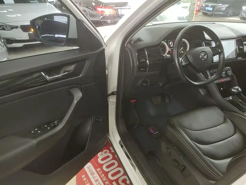 Škoda Kodiaq 2018 Facelift TSI330 7-seat 2WD Luxury Tech Edition фото 16