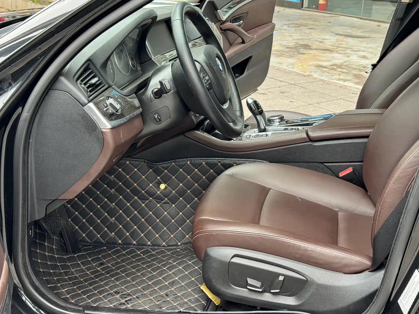 BMW 5 Series 2014 525Li Luxury Design Package фото 3