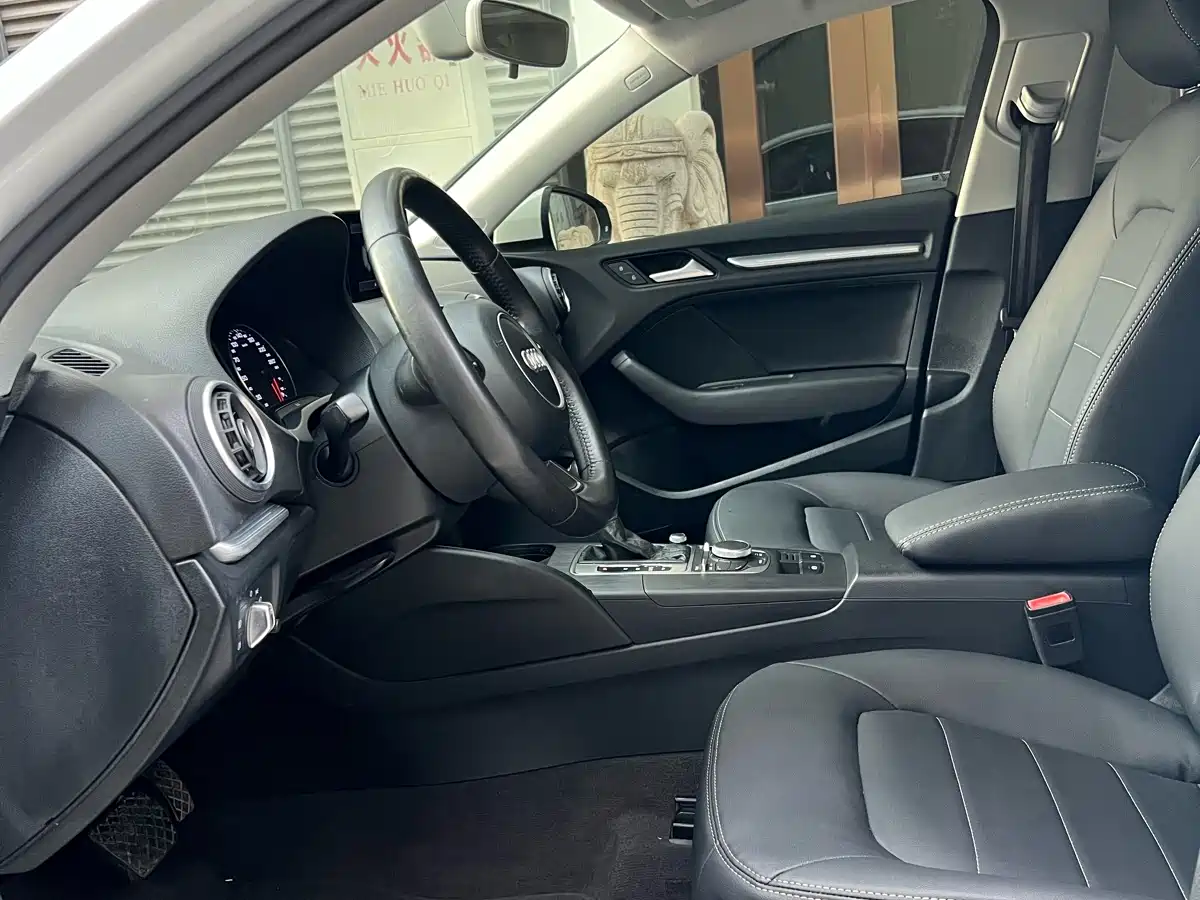 Audi A3 2015 Limousine 35 TFSI Millionth Anniversary Intelligent Leader Type фото 4