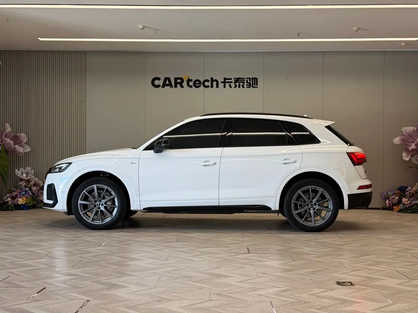 Audi Q5L 2022 Facelift 45T Luxury Dynamic фото 8