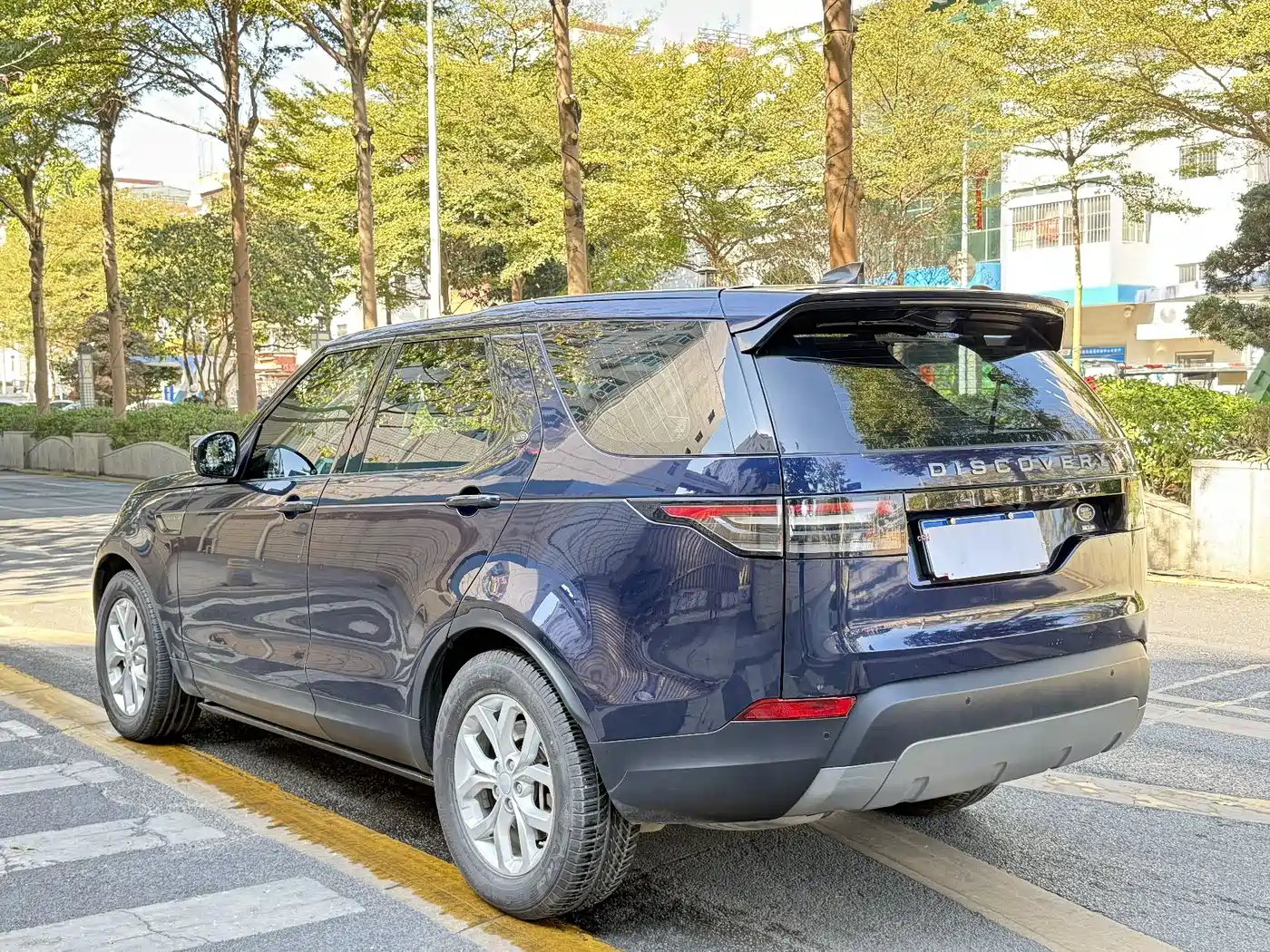 Land Rover Discovery 2017 3.0 SC V6 SE фото 4