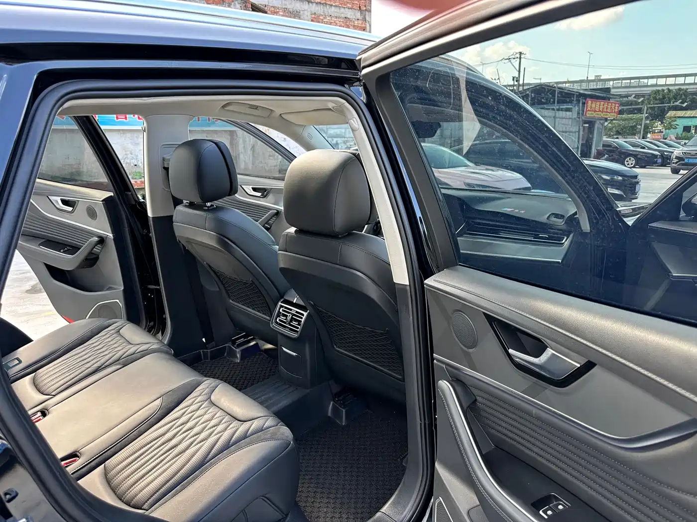 Hongqi HS5 2023 2.0T Flag Enjoy Pro Edition фото 11