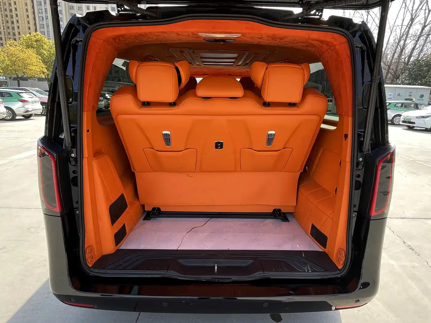 Mercedes-Benz Vito 2023 2.0T Business 7-Seater фото 8