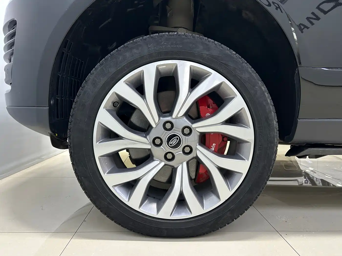 Land Rover Range Rover 2021 3.0 L6 Heritage Extended Classic Edition фото 15