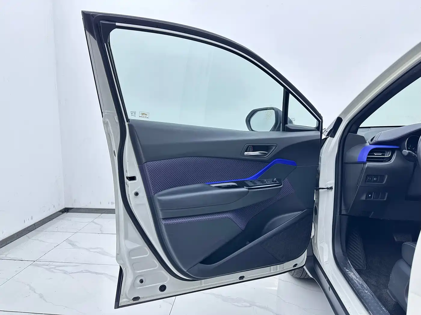 Toyota IZOA 2018 2.0L Speed Edition China VI фото 8