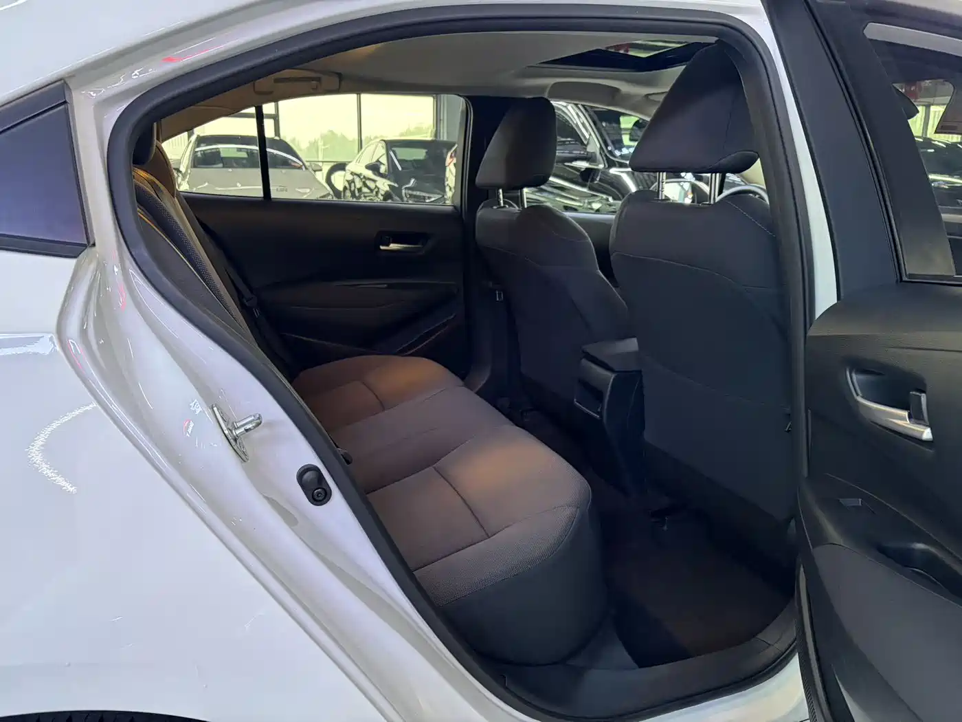 Toyota Corolla 2021 TNGA 1.5L CVT Elite Edition фото 11