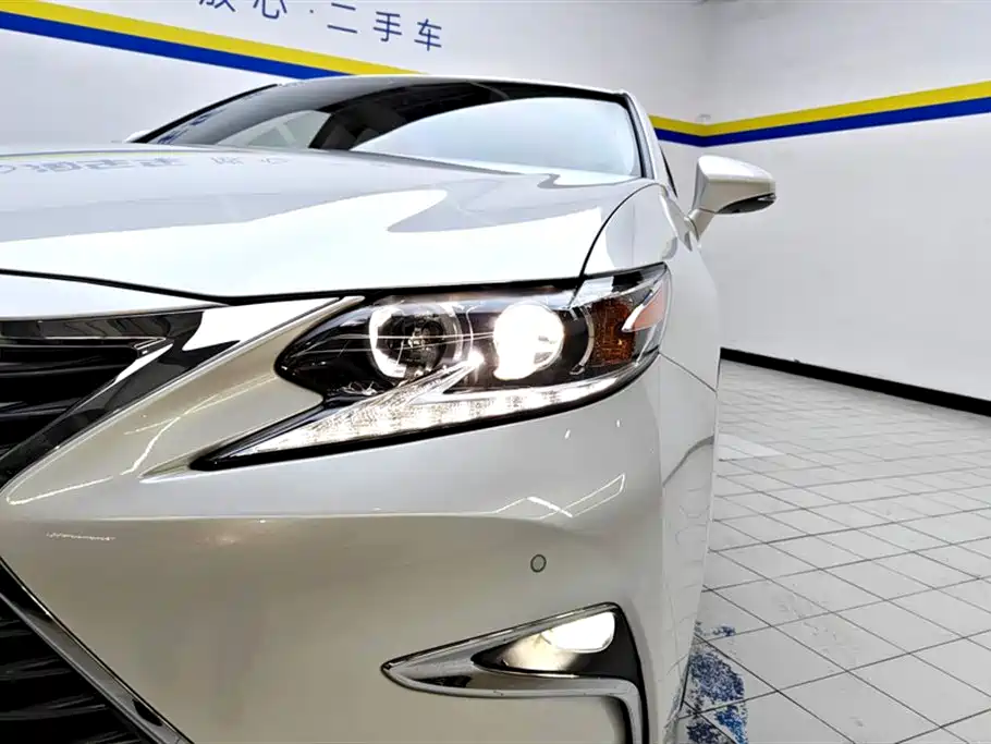 Lexus ES 2015 200 Elite Edition фото 5