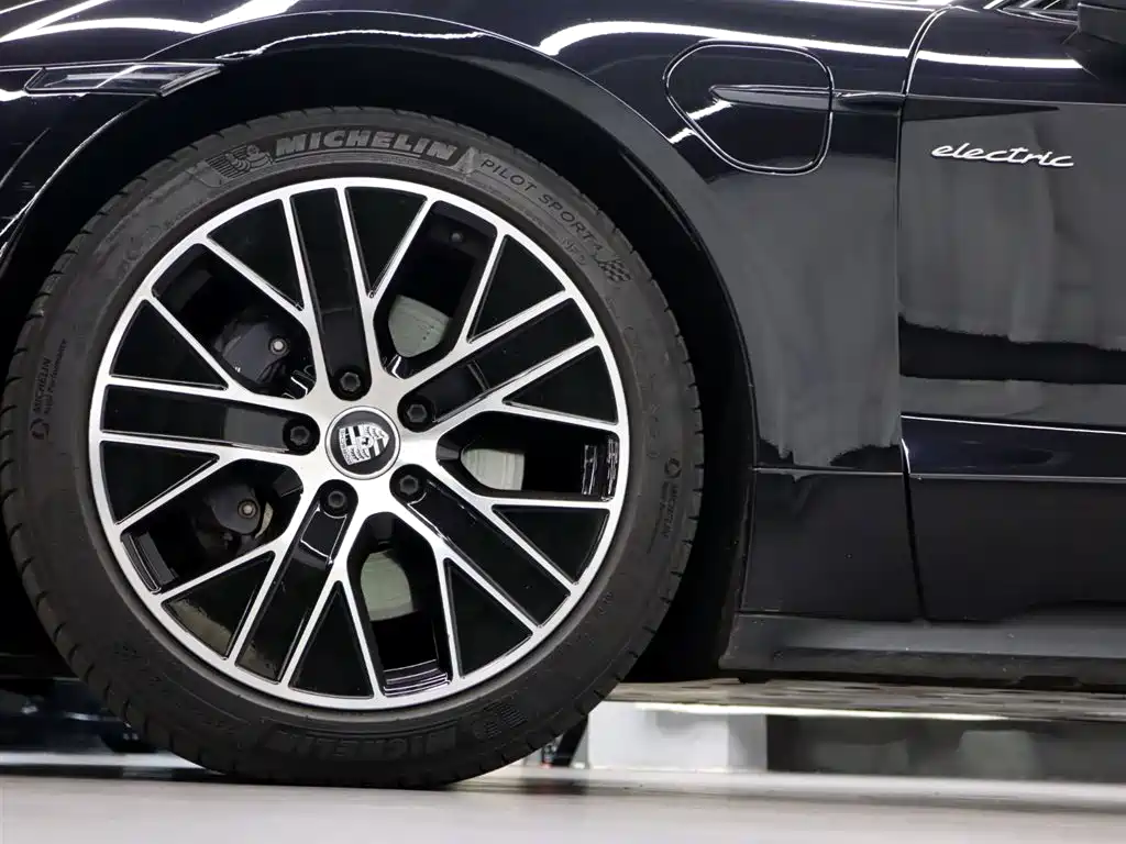 Porsche Taycan 2020 Taycan фото 31
