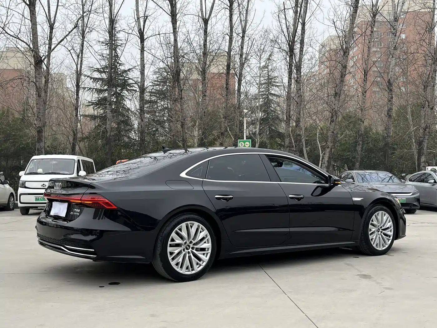 Audi A7L 2024 45TFSI S-line Dream Edition Crystal Package фото 7