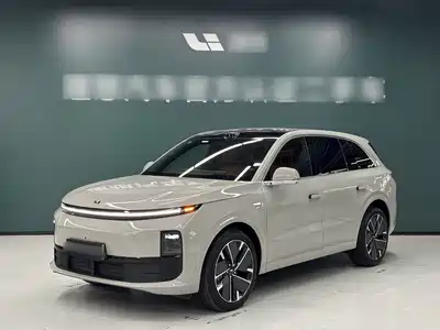 Li Auto L6