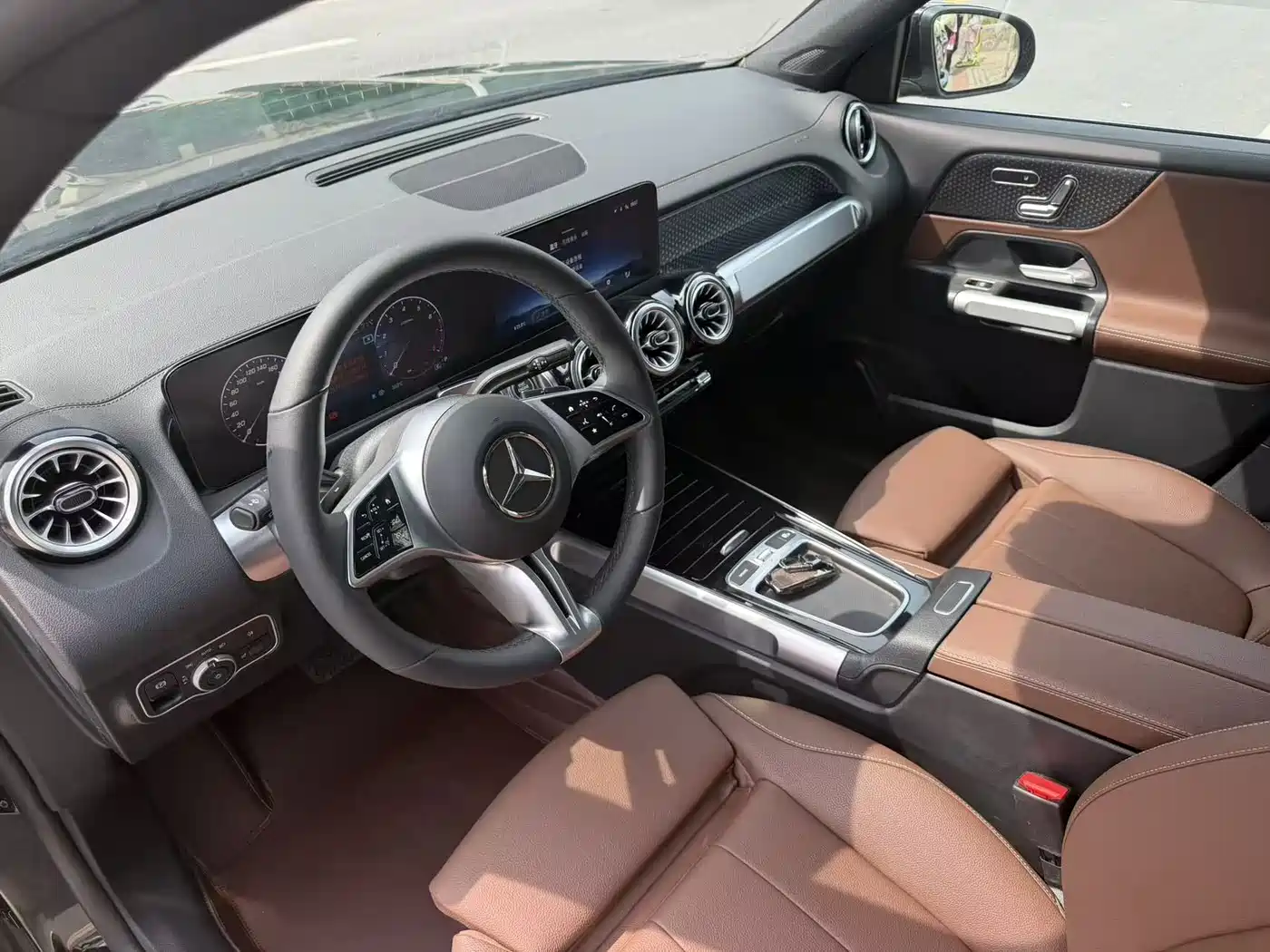 Mercedes-Benz GLB 2025 Model GLB 220 Fashion Style фото 5