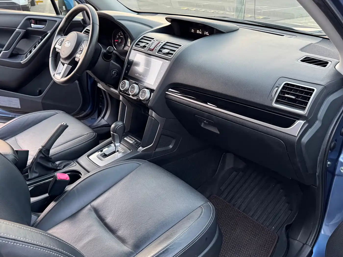 Subaru Forester 2016 2.0i Luxury Navigation Edition фото 11