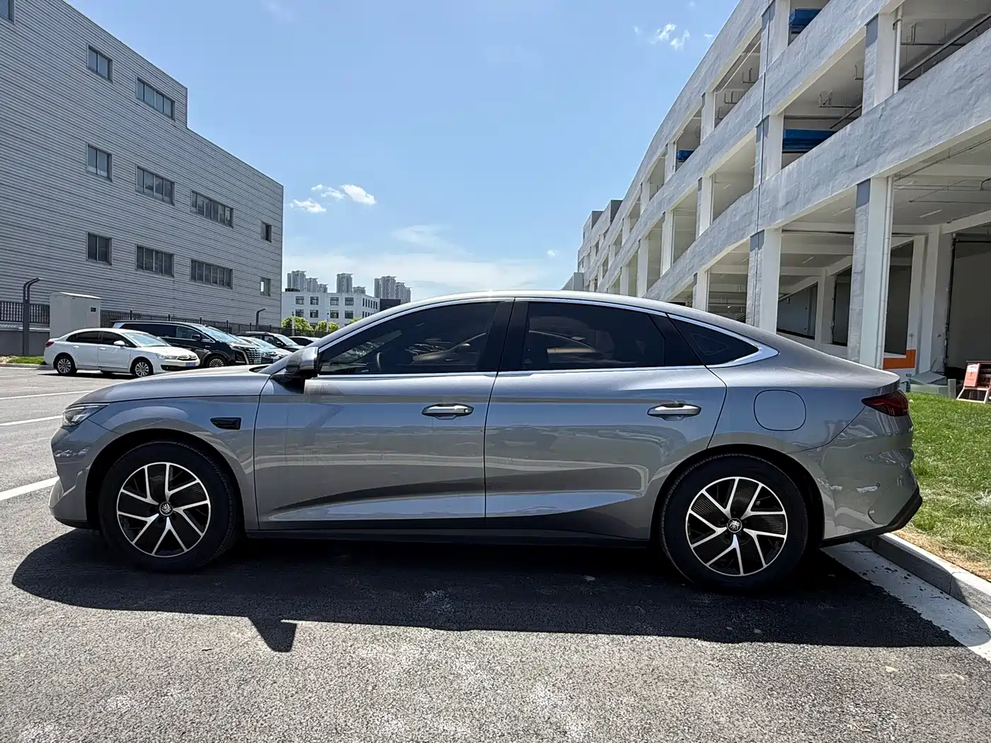 BYD Qin L 2025 DM-i Smart Drive Edition 120KM Surpassing фото 11