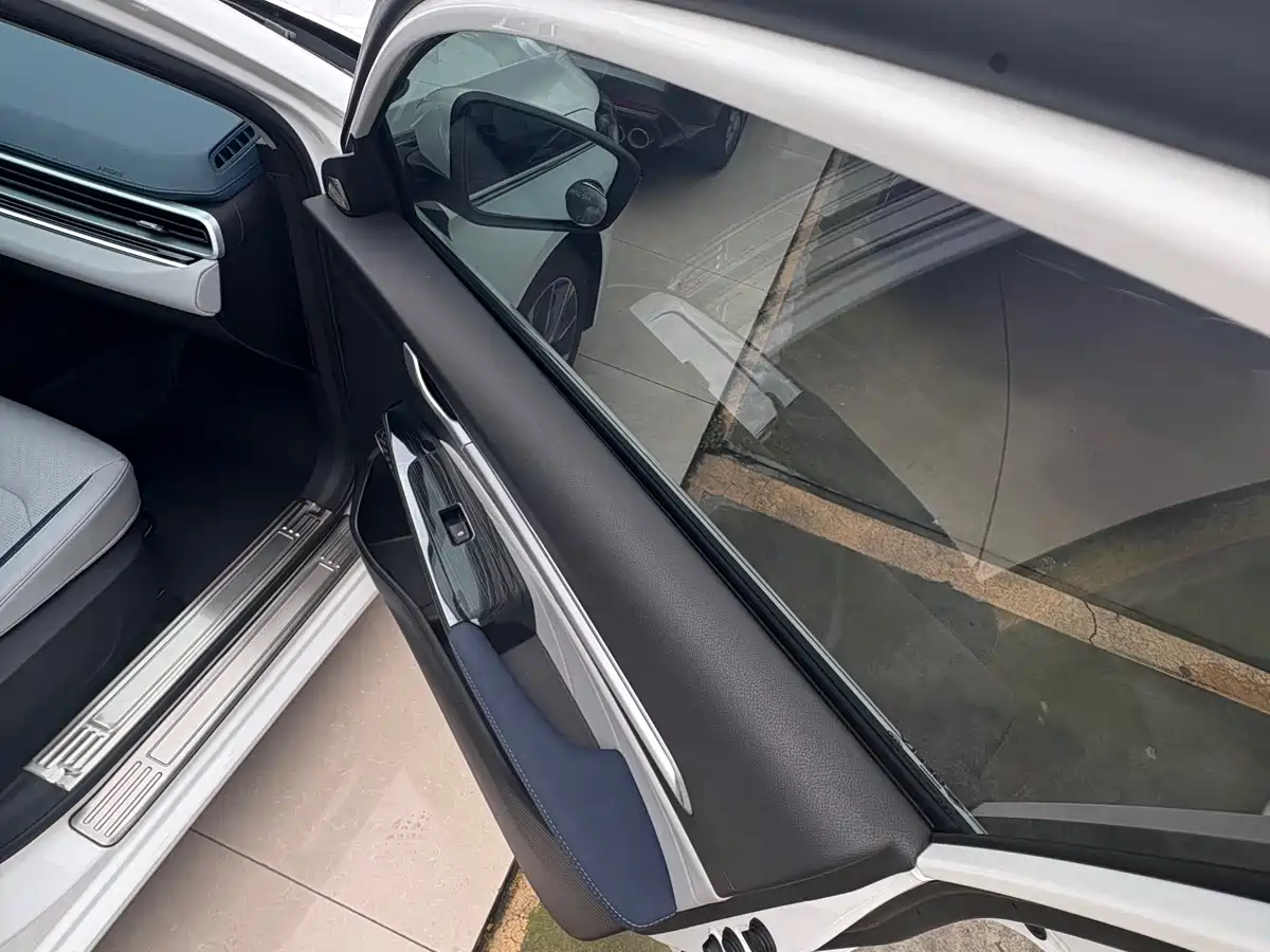 GEELY AUTOMOBILE EMGRAND