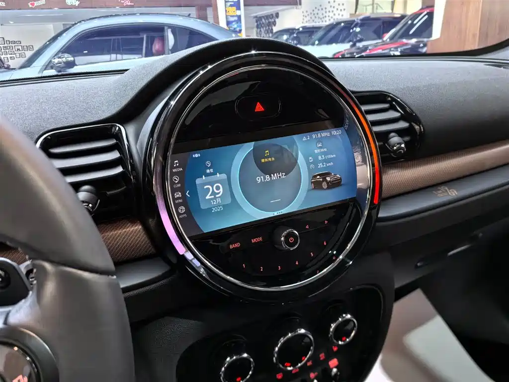 MINI CLUBMAN