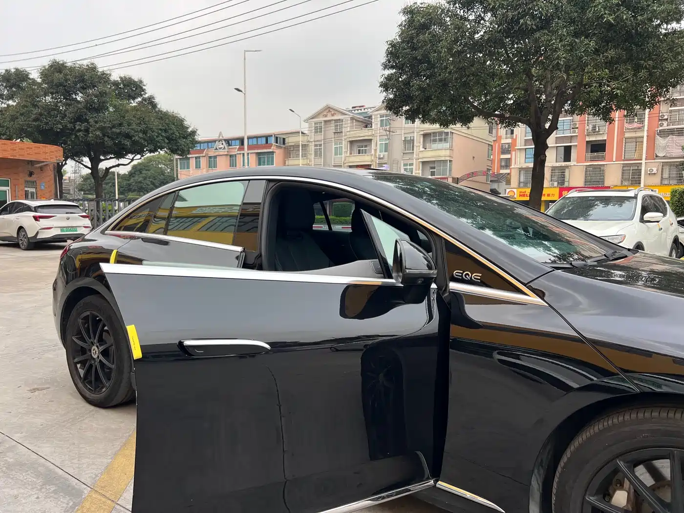 MERCEDES-BENZ EQE