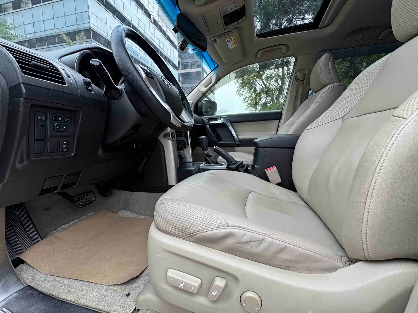 Toyota Prado 2010 4.0L Automatic TX-L фото 4