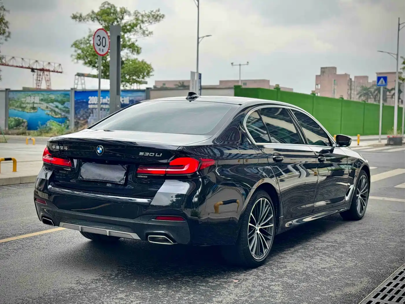 BMW 5 Series 2021 530Li Leading M Sport Package фото 9