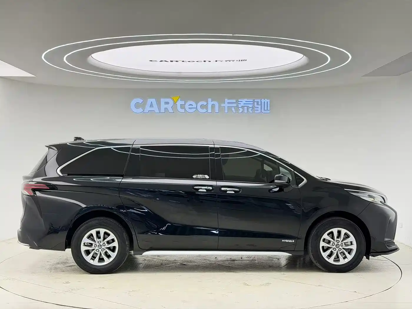Toyota Granvia 2024 2.5L Hybrid Comfort фото 4